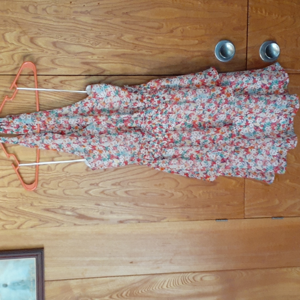 Very pretty floral halter dress